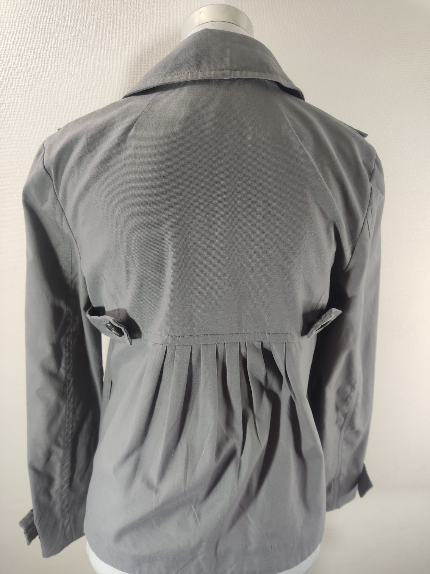 Chaqueta gris carbón estilo safari o militar cod 1000005
