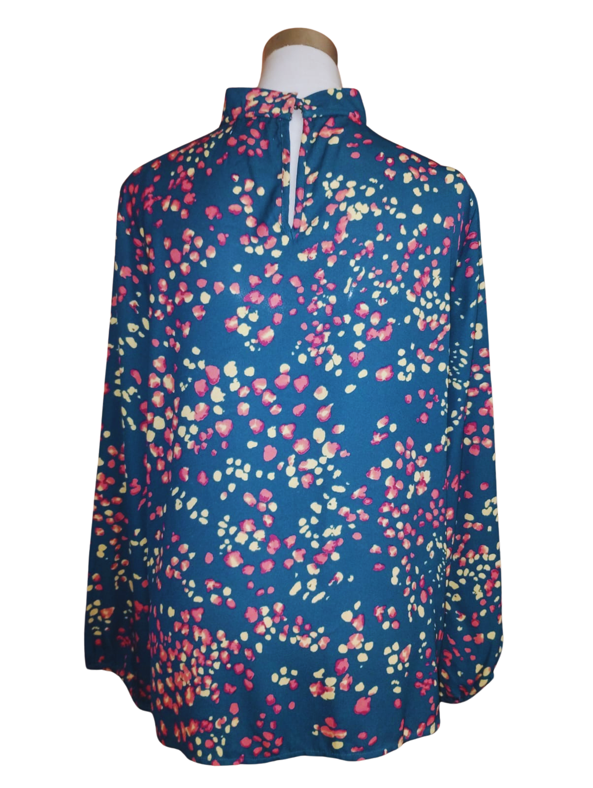 Blusa azul con estampados en rosa y blanco cod 4000019