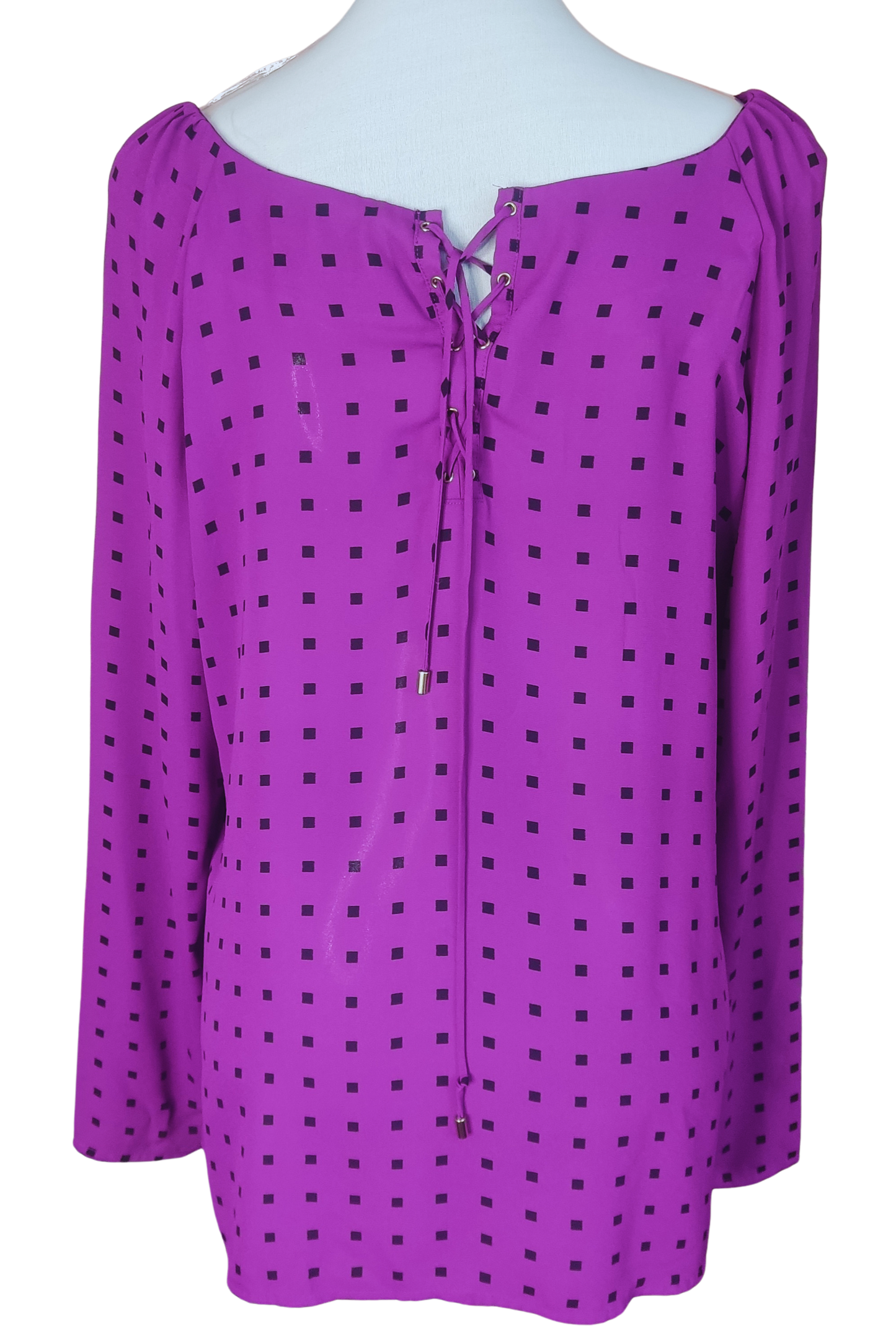 Blusa color morado con pequeños cuadrados negros cod 4000032