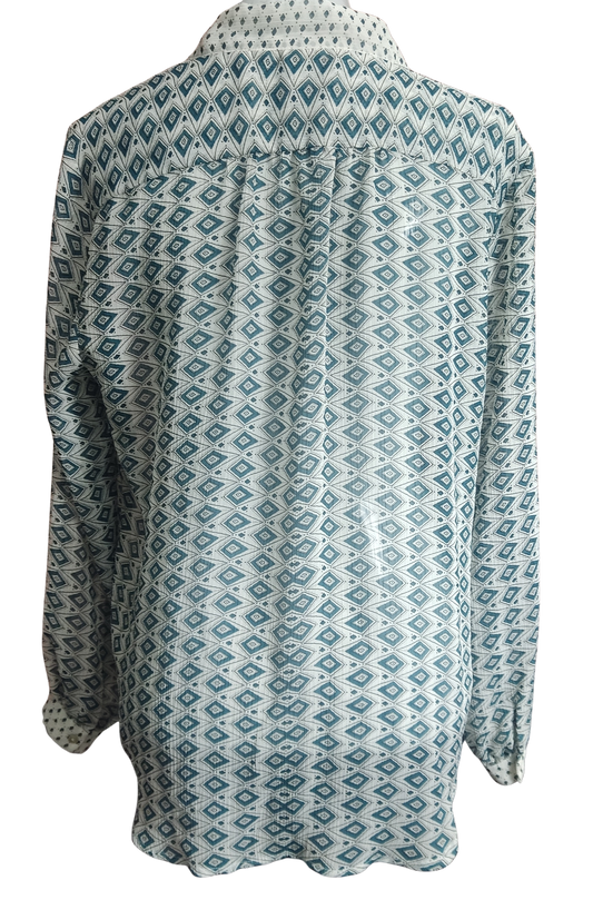 Blusa color blanco con estampado negro y azul oscuro cod 4000037