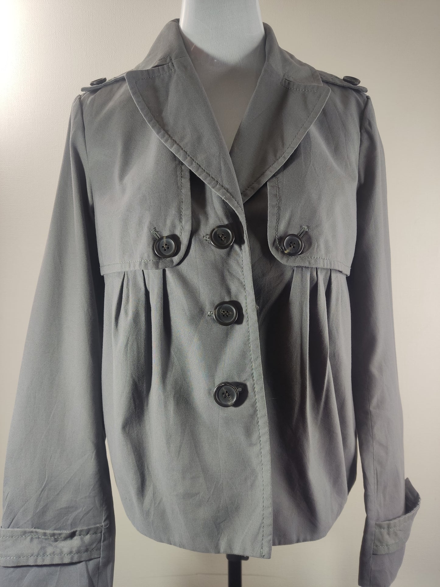 Chaqueta gris carbón estilo safari o militar cod 1000005