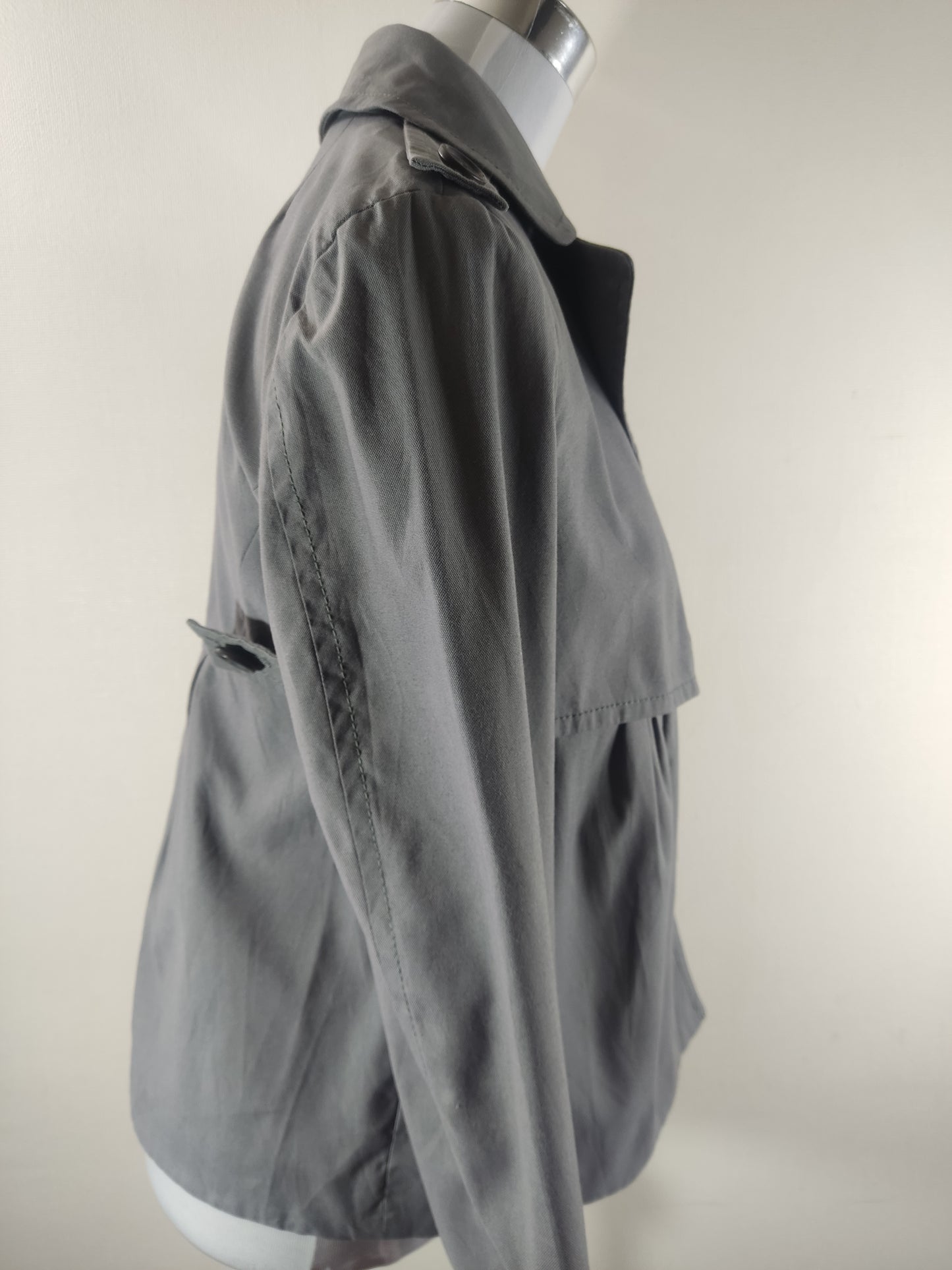 Chaqueta gris carbón estilo safari o militar cod 1000005