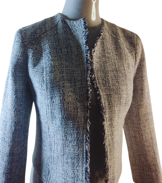 Chaqueta matices blancos y azules rugoso corte desflecado cod 1000011