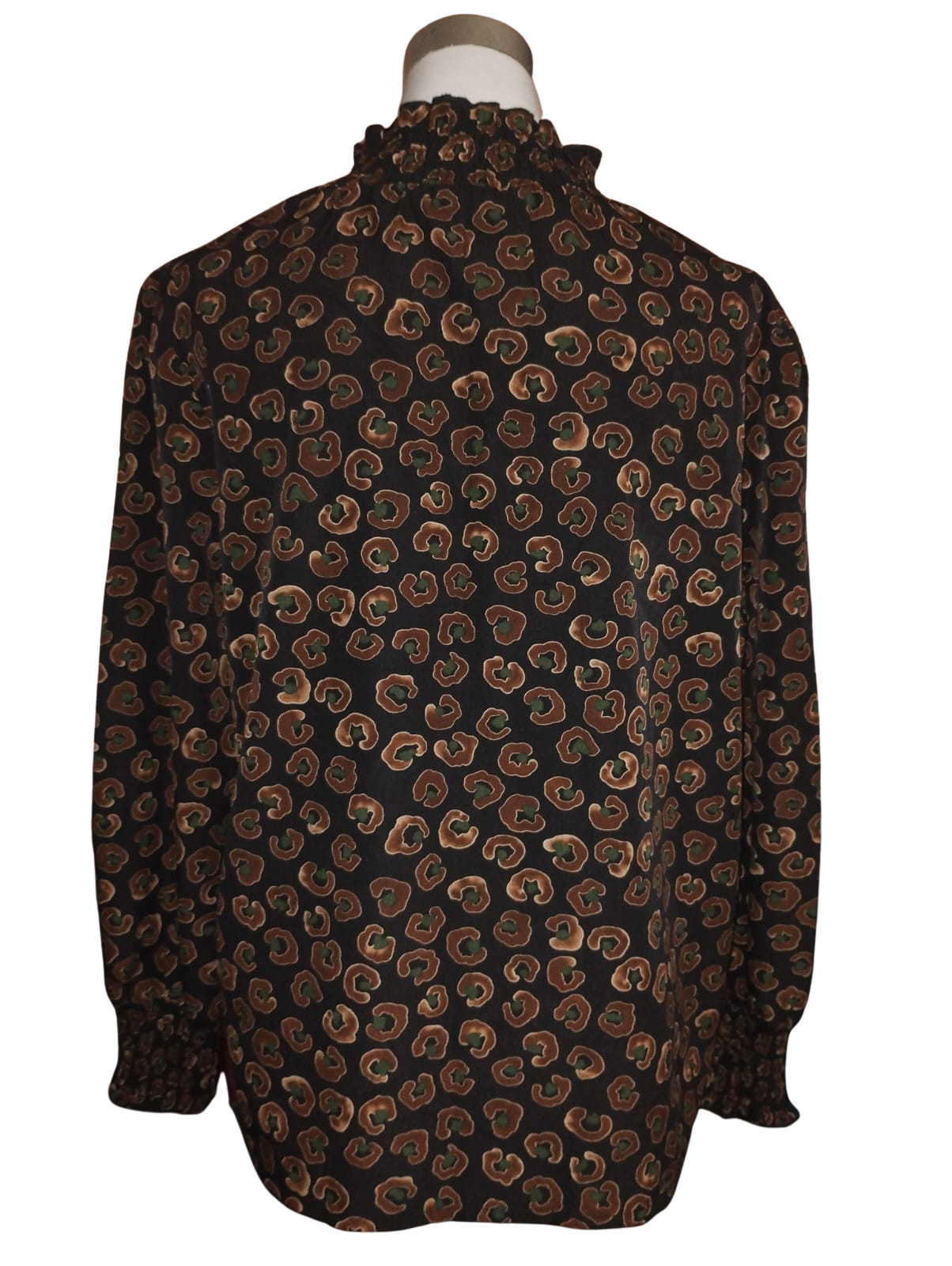 Blusa negra estampados geométricos café y verde cod 4000013