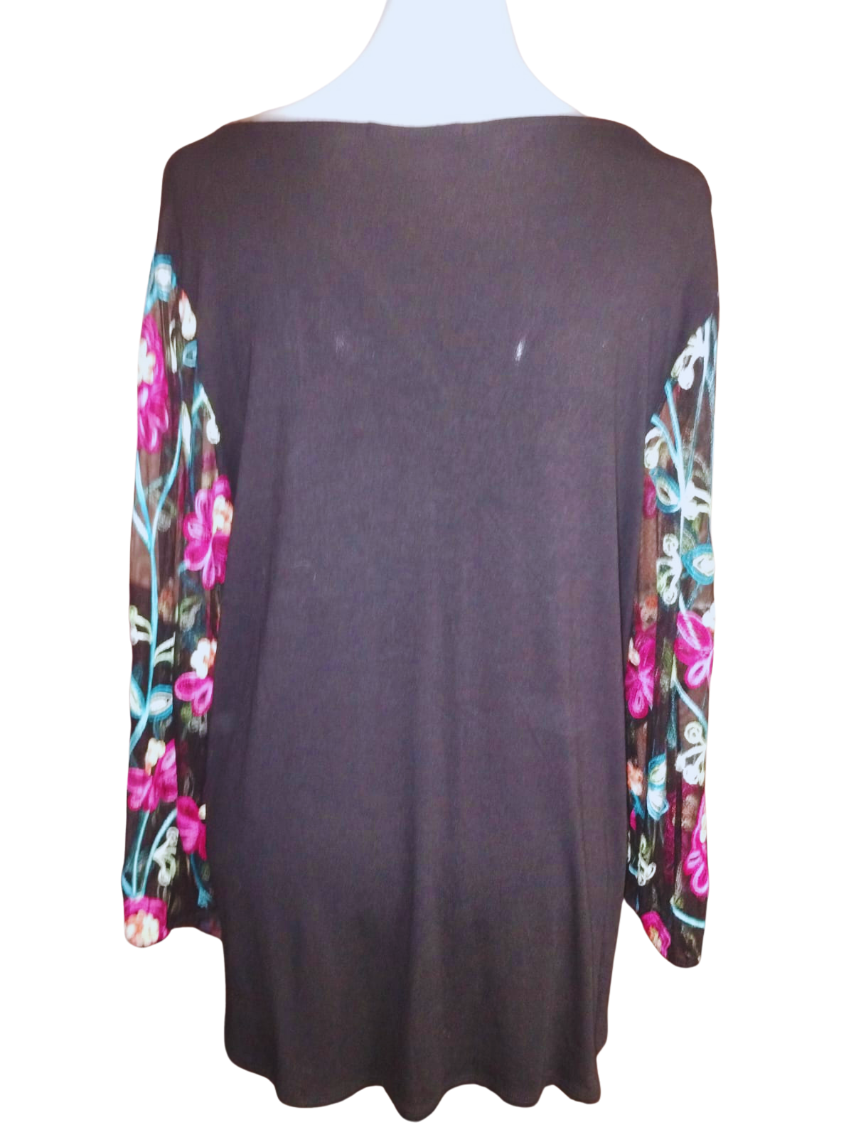 Blusa negra abotonada frontal con bordados florales cod 4000014