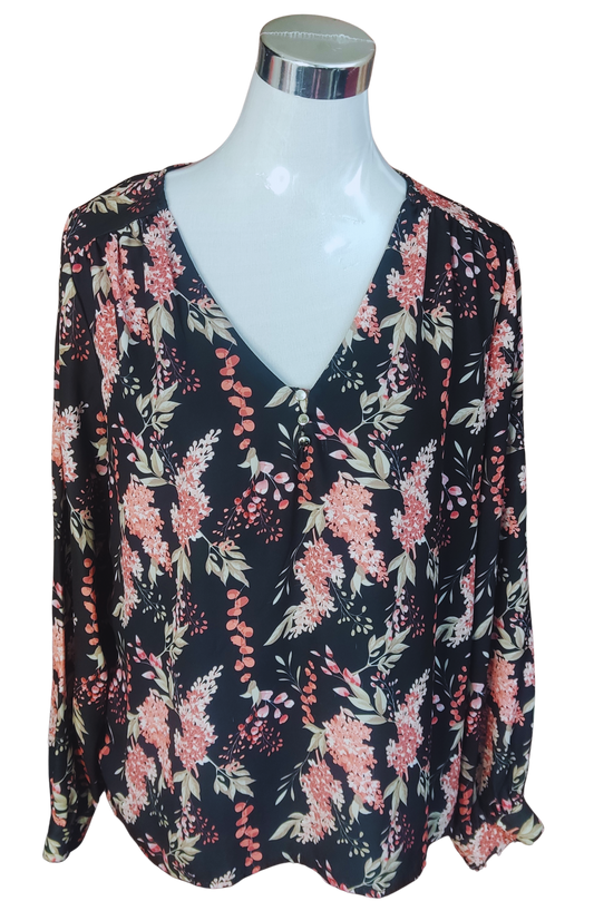 Blusa color negro con estampado floral tonos rosa blanco cod 4000029