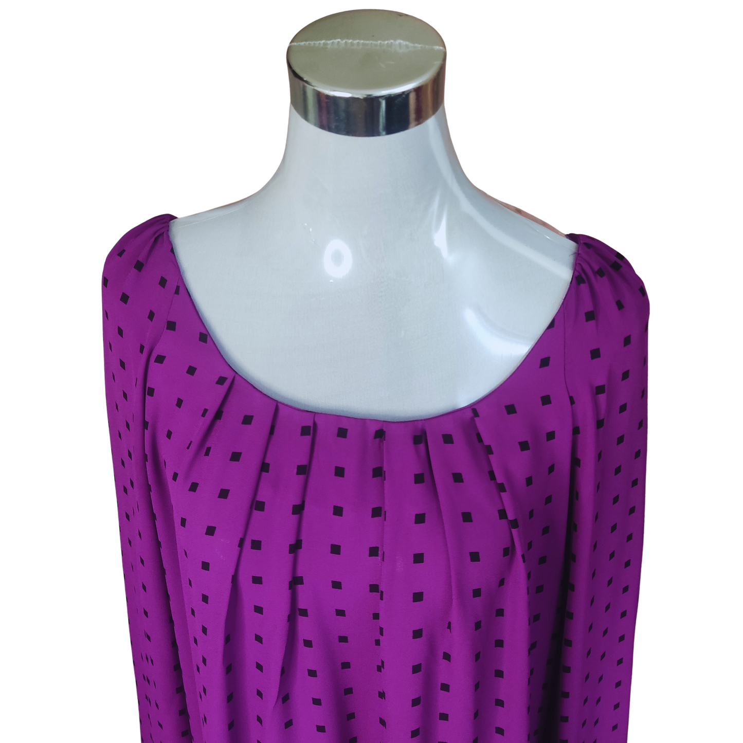 Blusa color morado con pequeños cuadrados negros cod 4000032