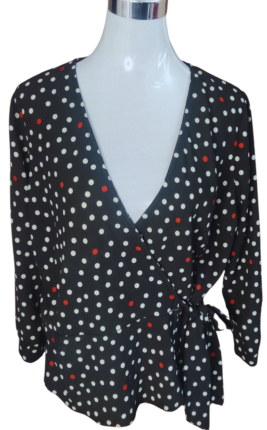 Blusa Negra con lunares rojos y blancos lazo en cintura cod 4000034